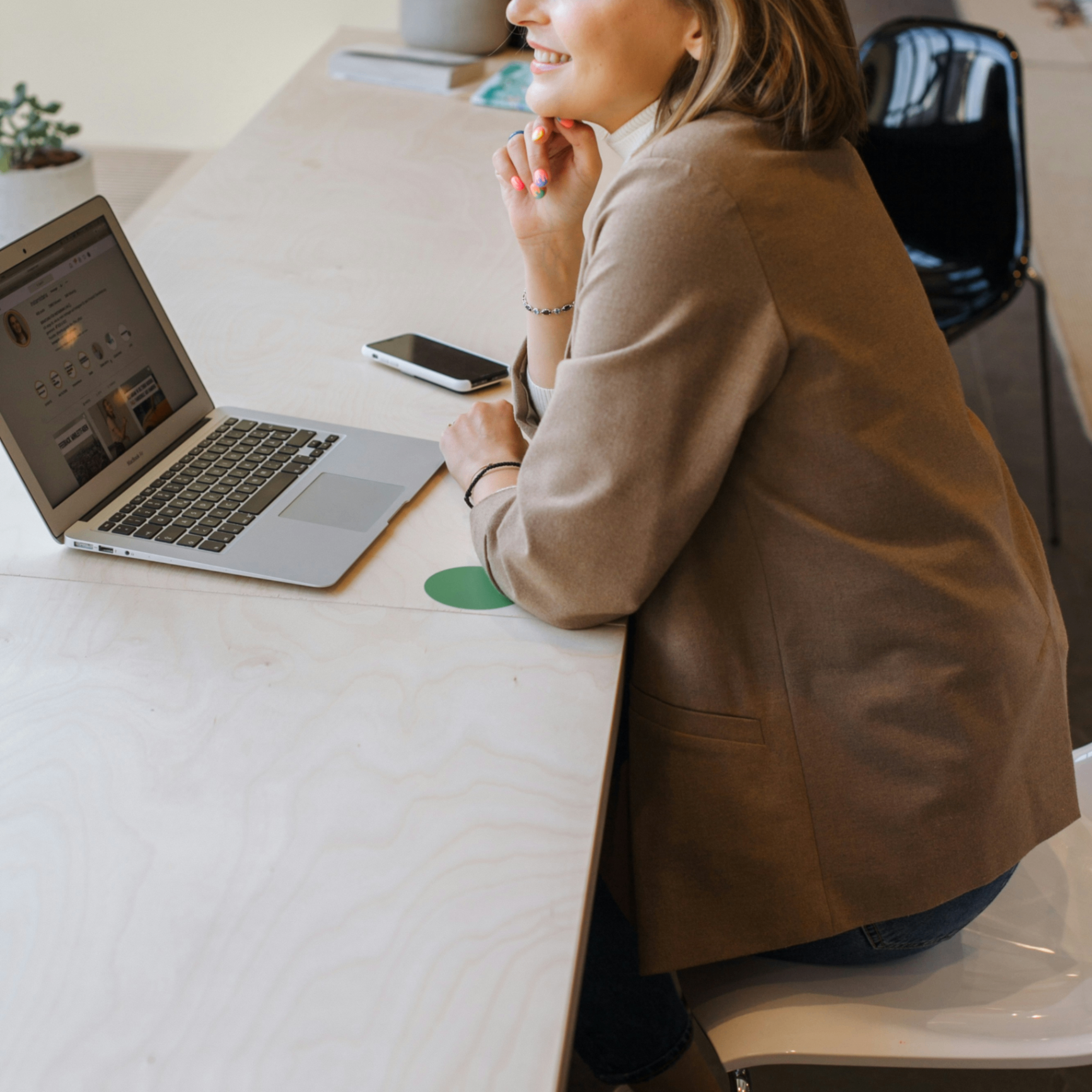 Enterprise team collaborating on Microsoft 365 adoption